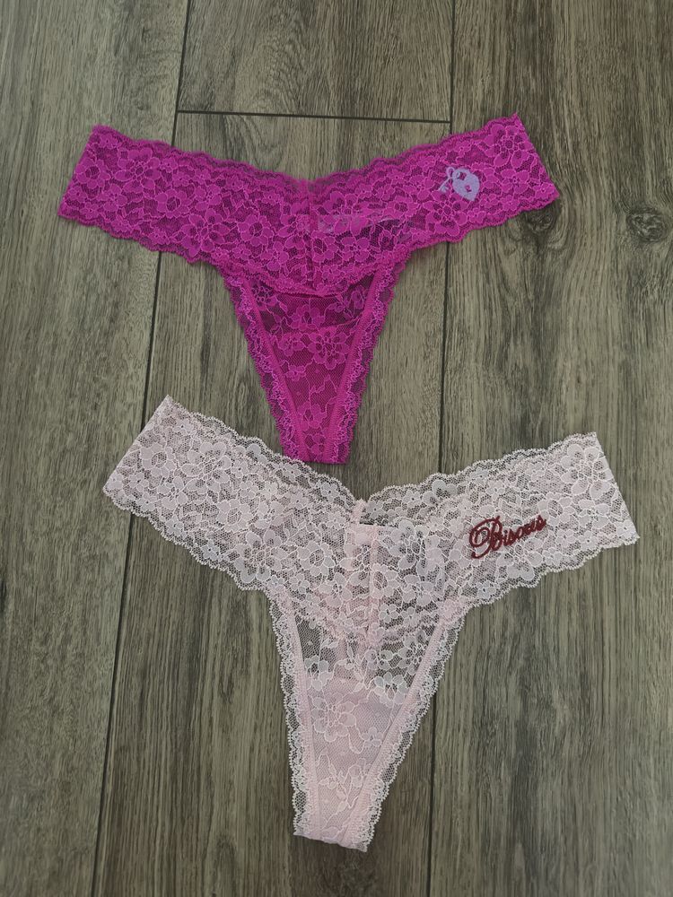 Трусики Victoria’s Secret.
