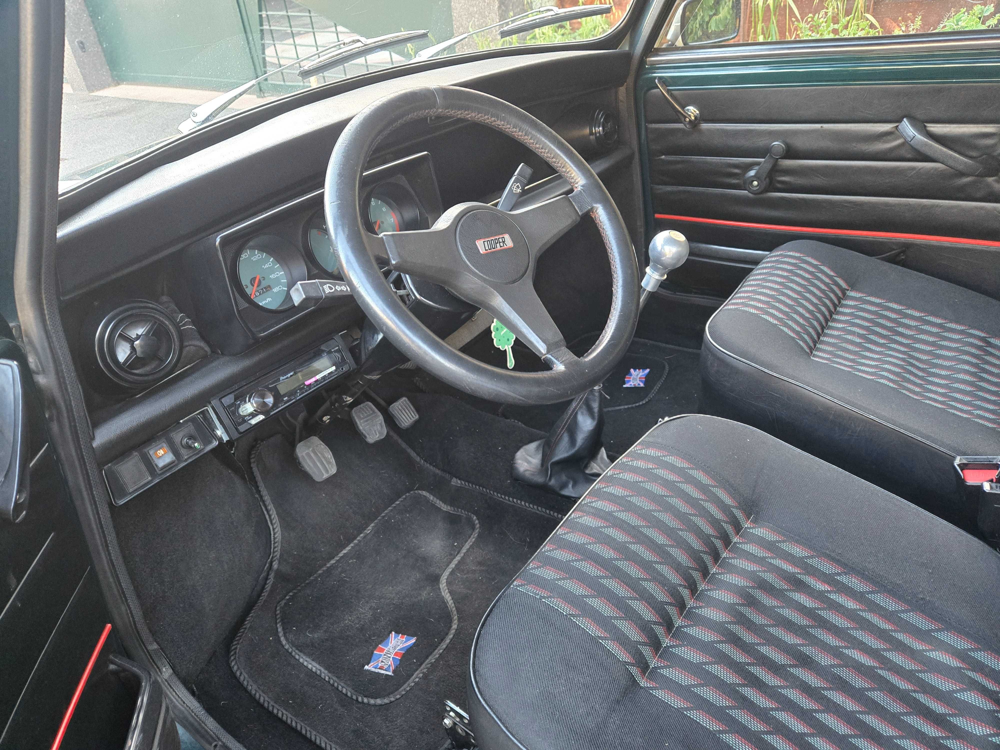 Mini Cooper 1300 livrete / Cx 5 Velocidades