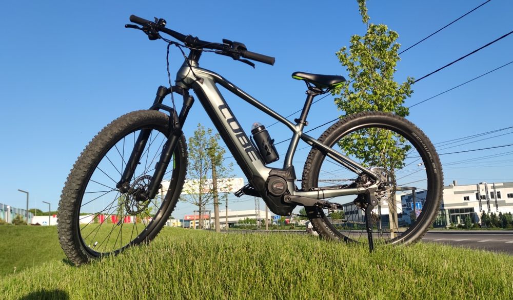 Електровелосипед Cube, колеса 27.5, рама S