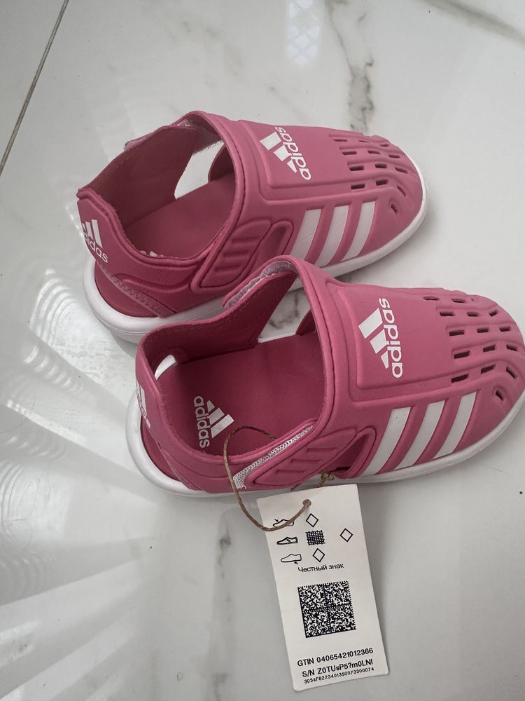 Босоніжки adidas