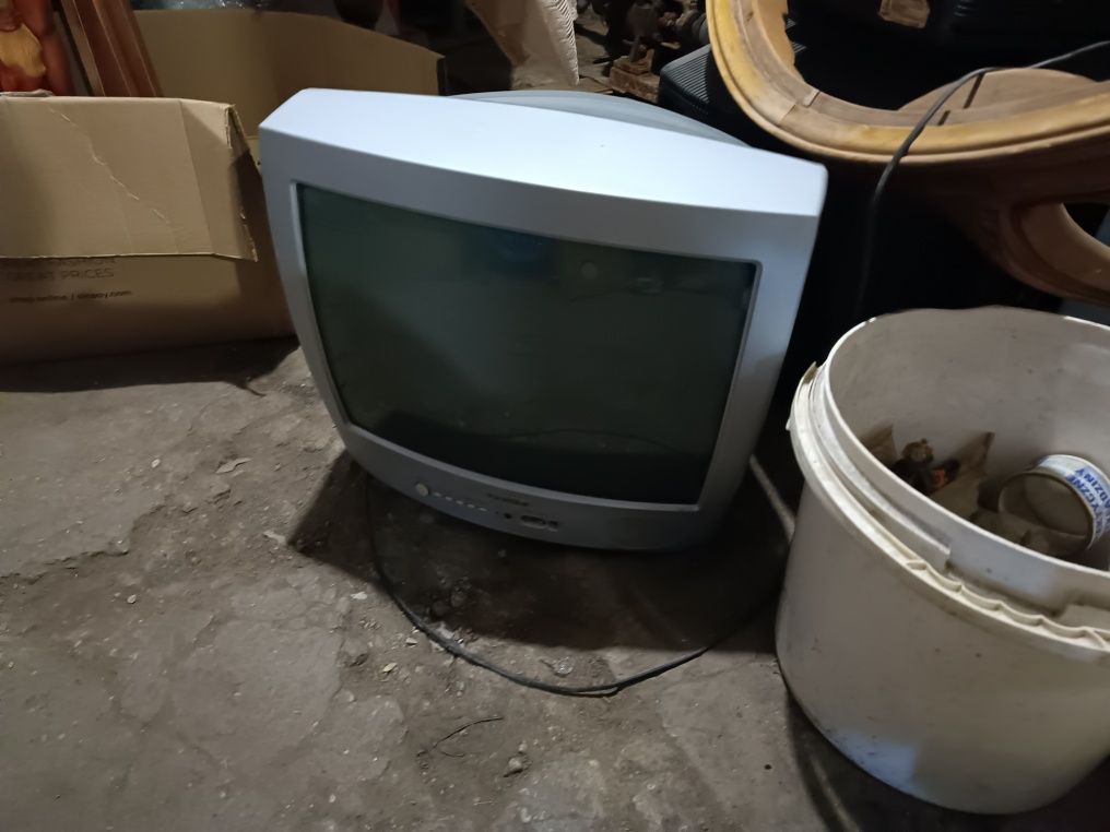 Telewizory CRT 20 cali