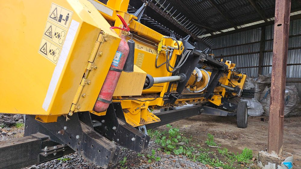 зернозбиральний комбайн CLAAS MEGA 204