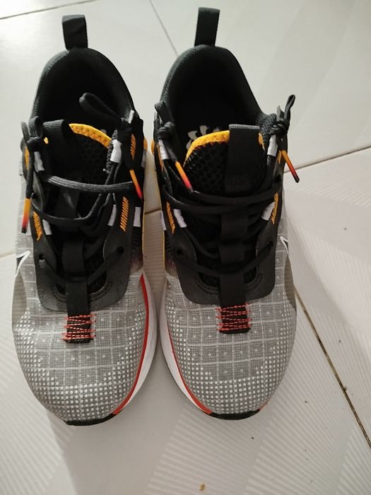 Tênis Nike 38.   Usado uma vez