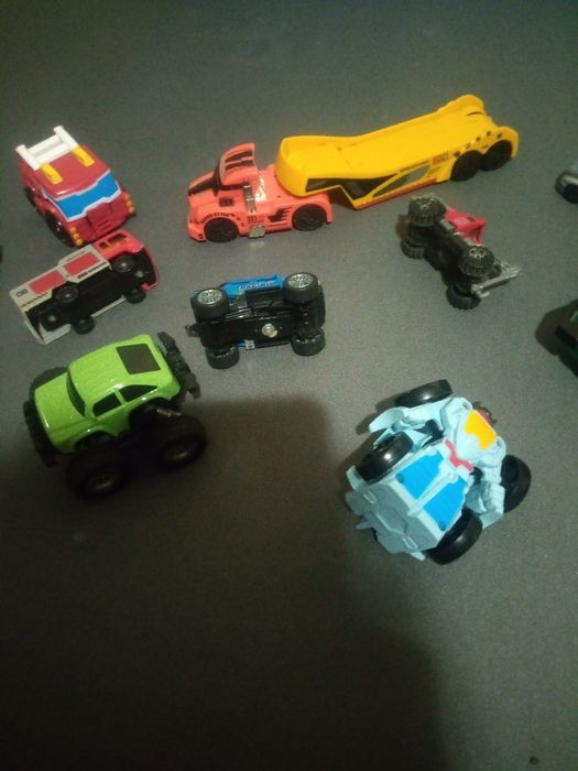 Трансформер машинка