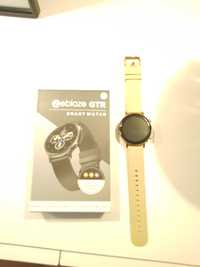 Smartwatch bege/dourado