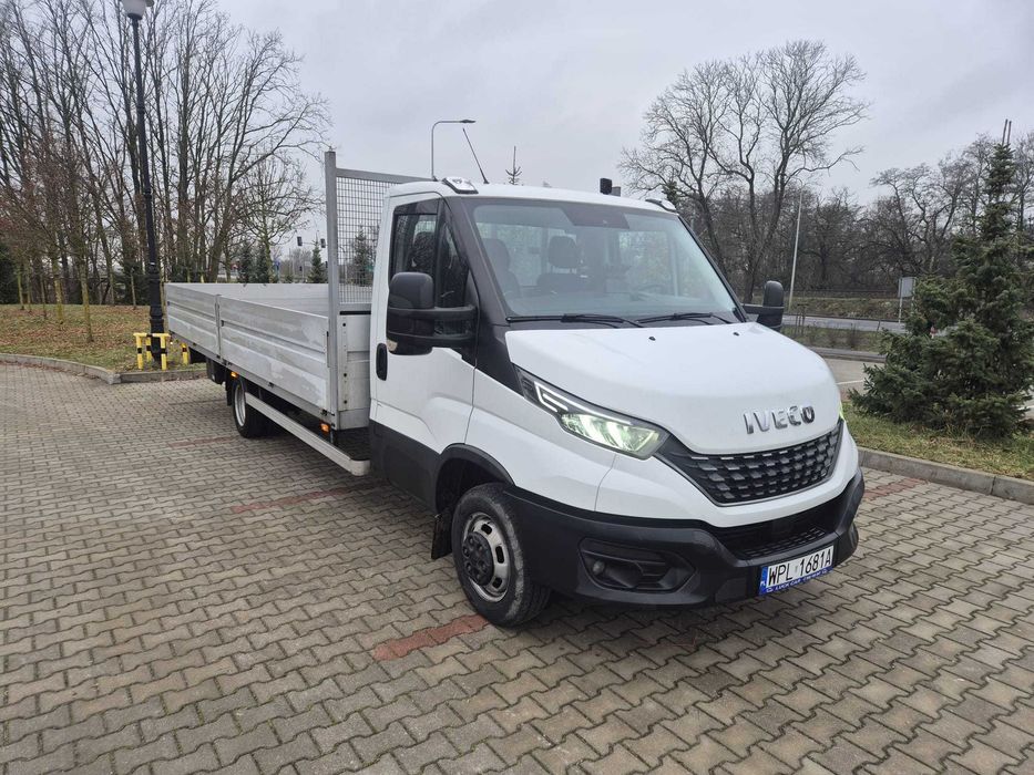 Wynajem samochodu dostawczego IVECO DAILY