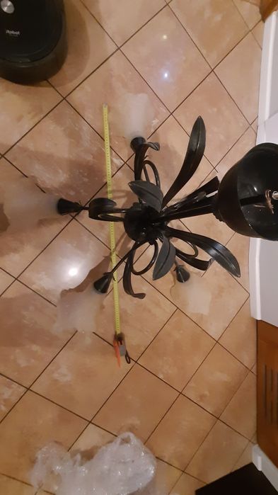 Lampa stojąca i żyrandol lampa sufitowa jak kuta retro