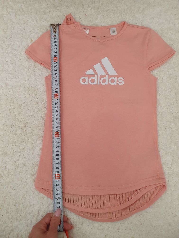 Футболки adidas 116-122 см, 6-7 лет, платья