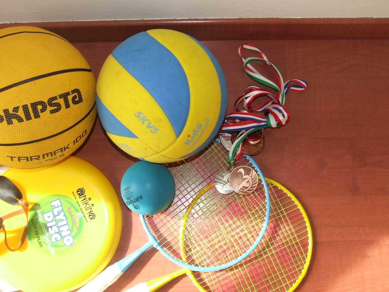 Zestaw sportowy ARTENGO TARMAK MIKASA badminton siatkówka koszykówka