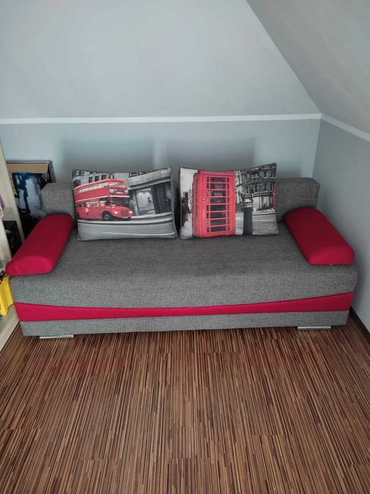 Sprzedam łóżko rozkładane z dywanem