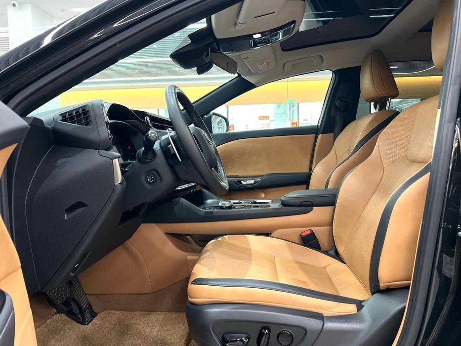 Lexus RZ 450e 2023 року