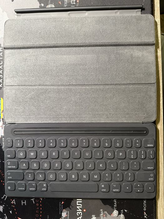 Ipad pro smart keyboard . Чохол-клавіатура для Ipadʼа