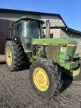 John Deere 4040.