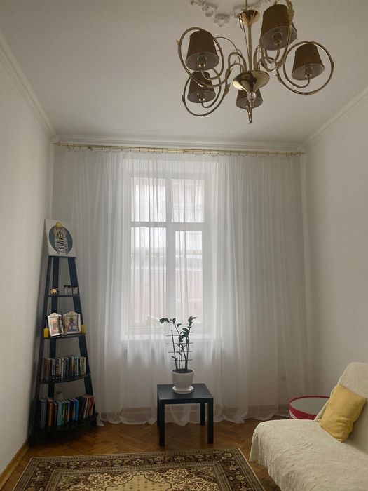 Центр. Жилая двухкомнатная. Метр Исторический Музей,