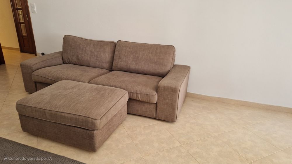 Sofá Ikea Kivik 3 lugares + repousa pés em castanho + capas extra bege
