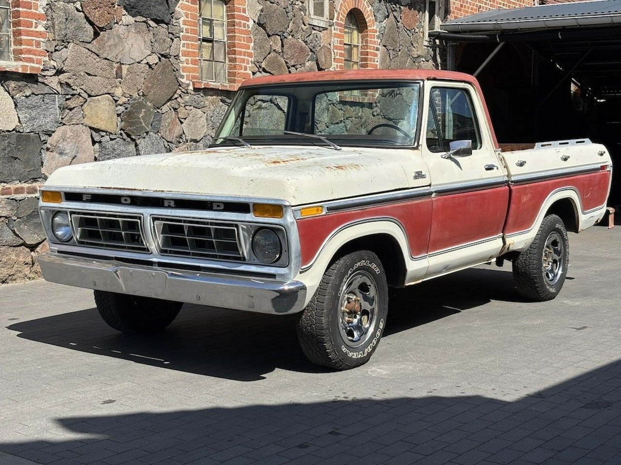 Ford  Ford F100 Pickup 1977 V8 302 5,0 litrów Automat