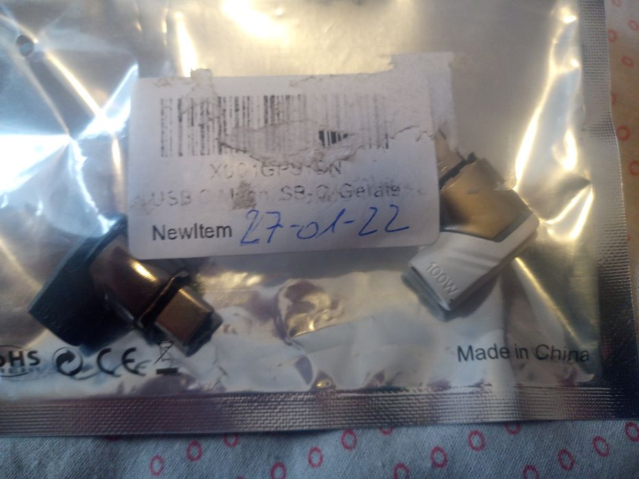 Type -C угловые, два штуки.