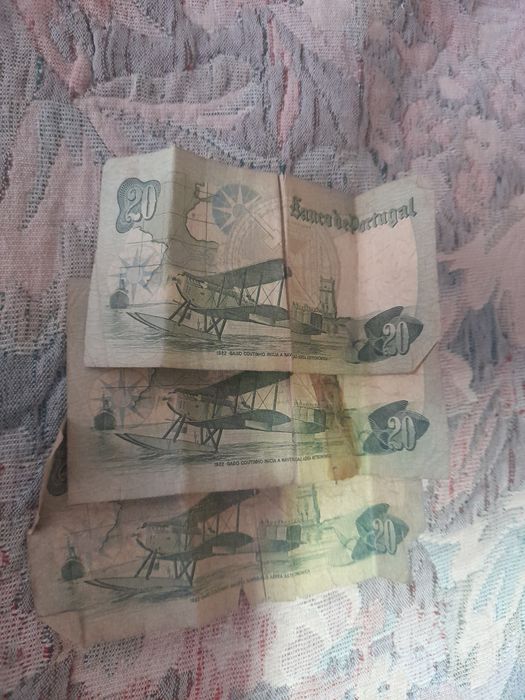 3 notas de 20 escudos