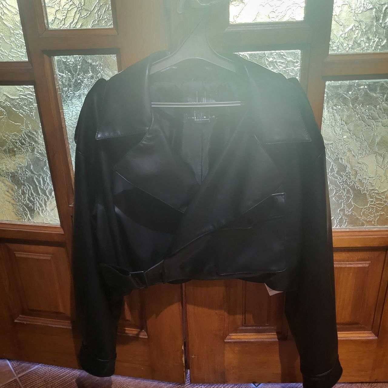 Продам жіночу укорочену кожанку розмір XL 42 з New Roker