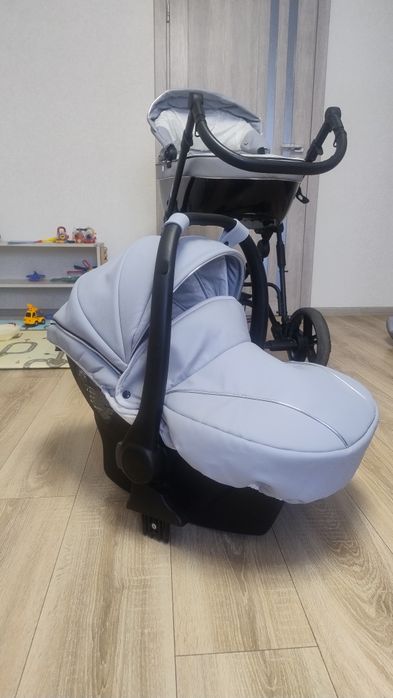 Коляска, візок дитячий