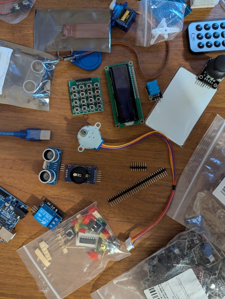Arduino UNO + Nano + набір датчиків + сервоприводи