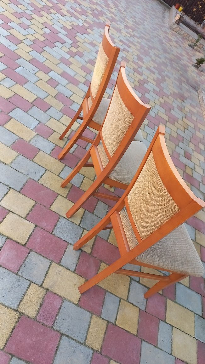 Ясеновий стіл з кріслами