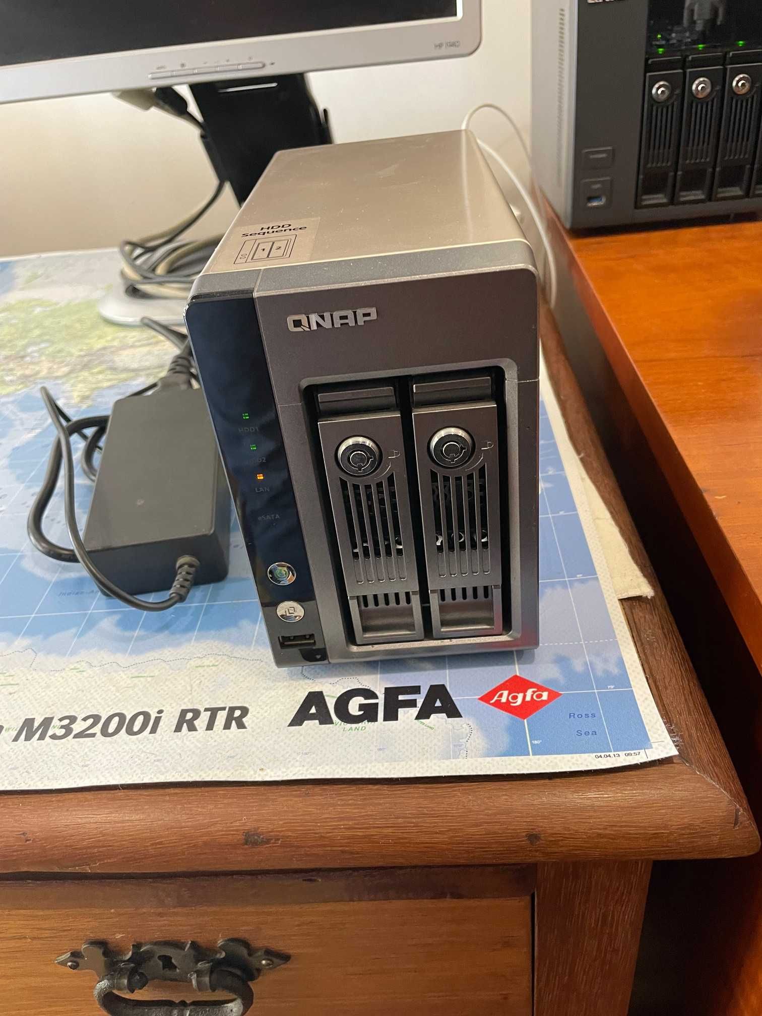 QNAP TS-210P NAS 2HDD WD red de 4TB cada