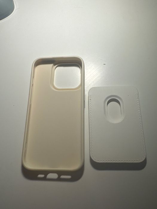 Etui 15 pro biało czerń