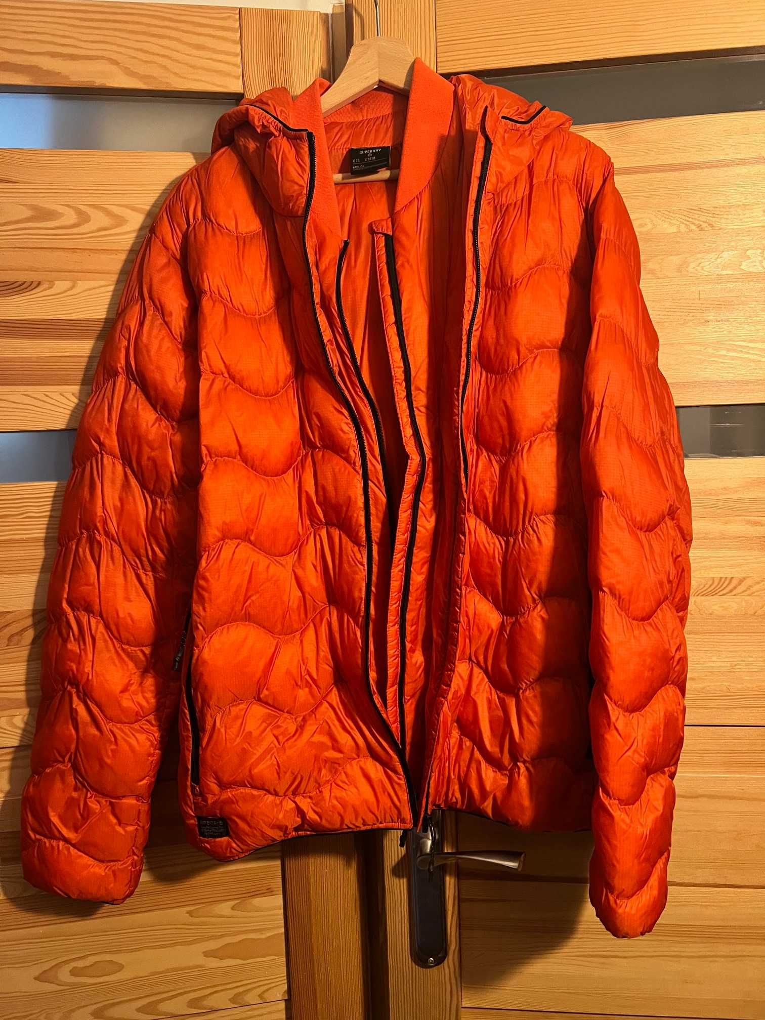 Kurtka z kapturem Superdry pomarańczowa
