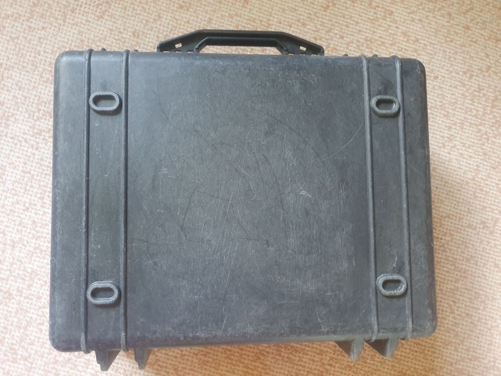 Skrzynia skrzynka walizka transportowa pancerna PELI 1550 CASE