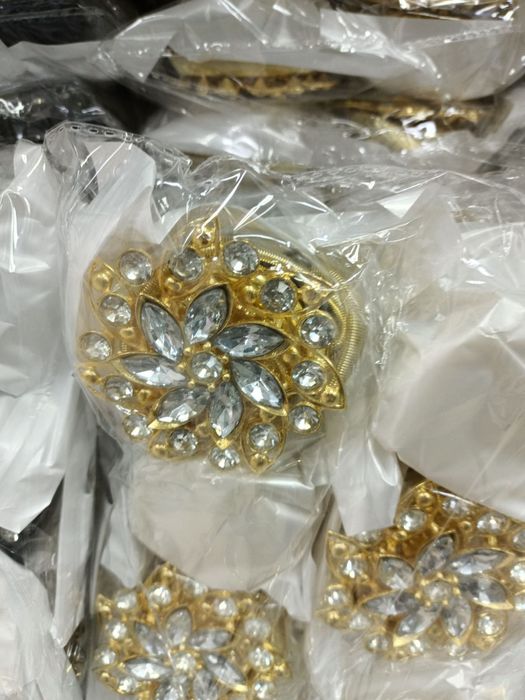 2 magnesy do upięcia zasłon złote