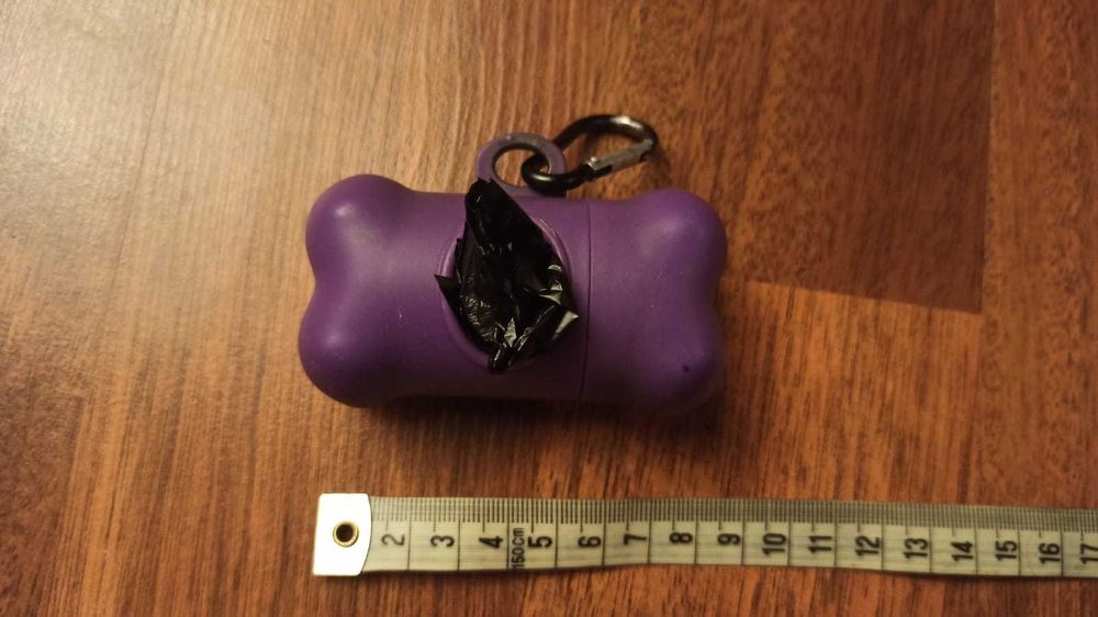 NA CEL CHARYTATYWNY Pojemnik, dyspenser na woreczki