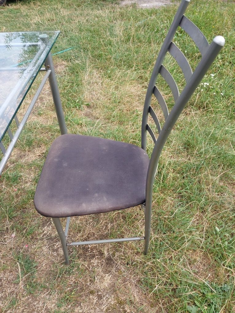 Stół ze szklanym blatem + 2 krzesła