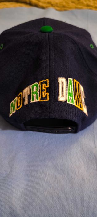 Бейсболка  Notre Dame Fighting Irish .