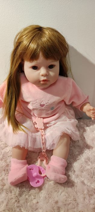 Lalka prawie jak nowa