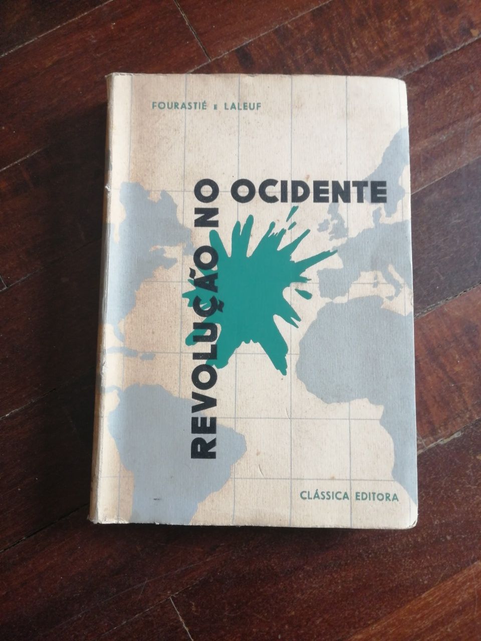 Vendo livro "Revolução no Ocidente"