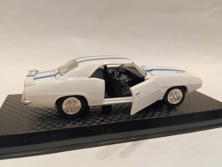 1969 Pontiac Firebird Trans Am - Road Champs 1:43, diecast 1998