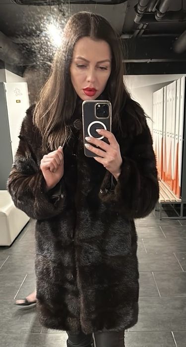 Норковая шубка в идеально состоянии коричневая трасформер