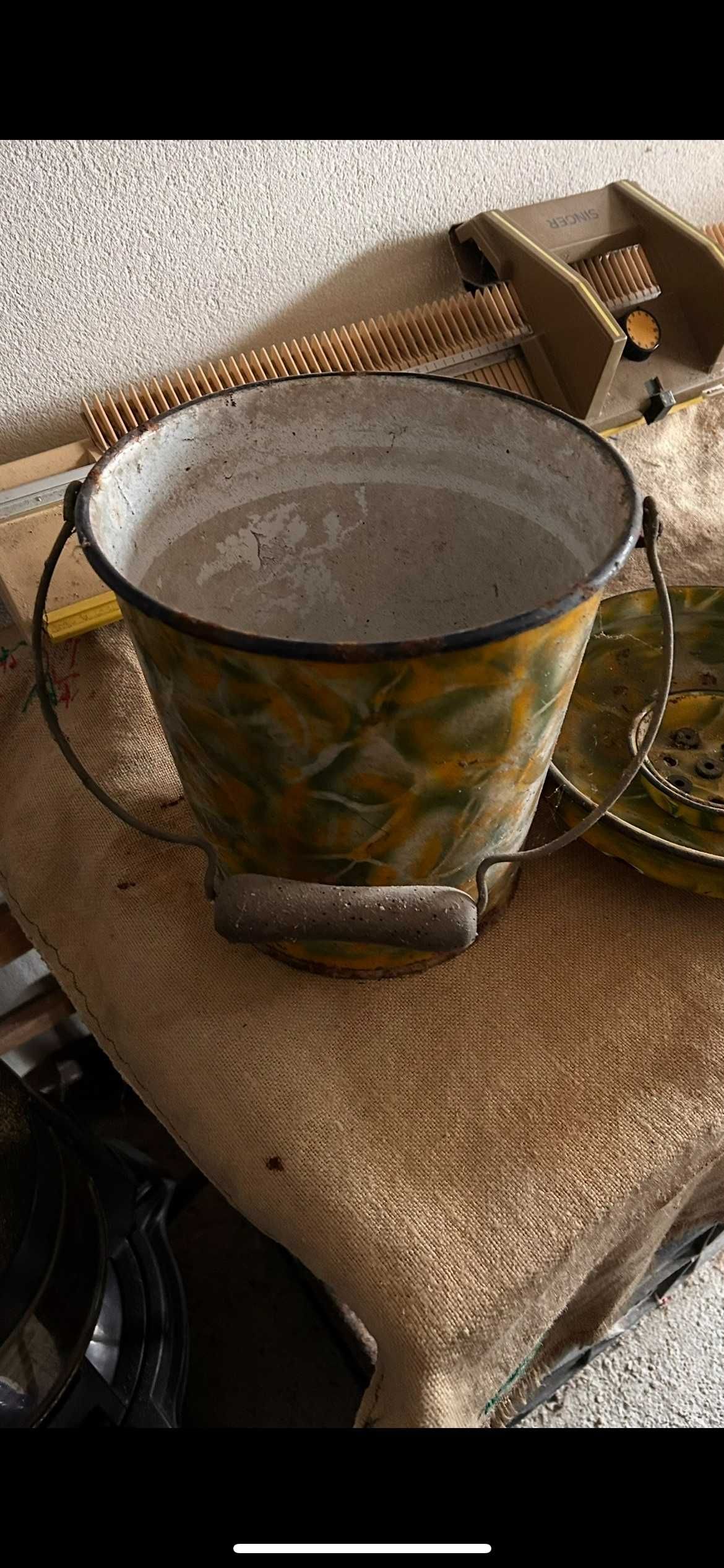 Lavatório Antigo de Quarto em Ferro – Completo