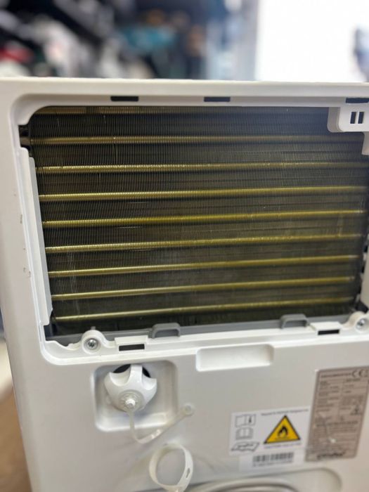 Осушувач повітря Comfee MDDP‑30DEN7