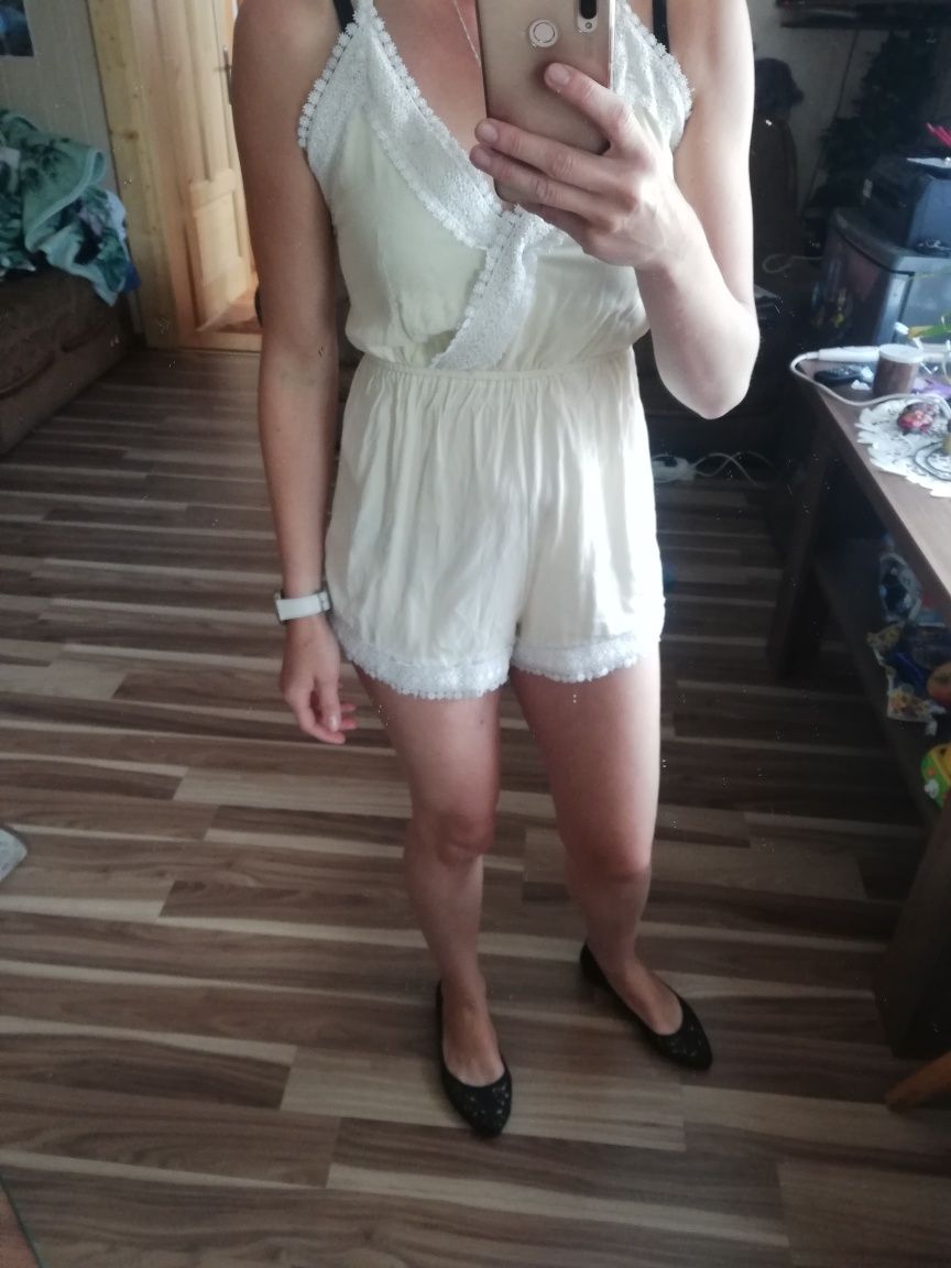 Kombinezon z koronką biała h&m divided stan idealny