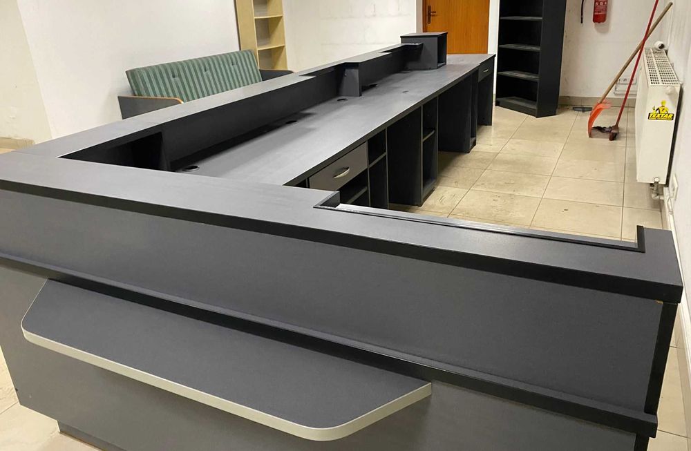 Lada sklepowa używana