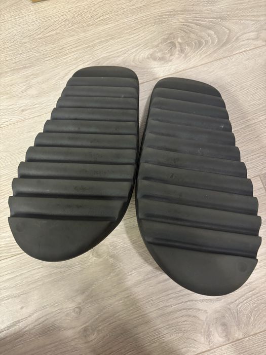 Adidas Yeezy Slide Dark Onyx