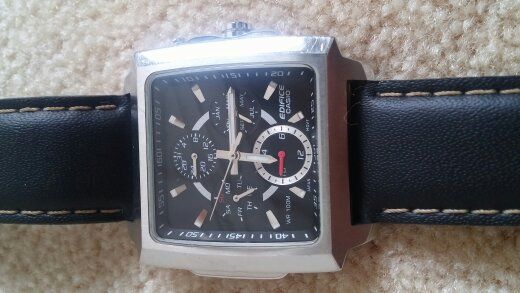 Zegarek Casio elektroniczny