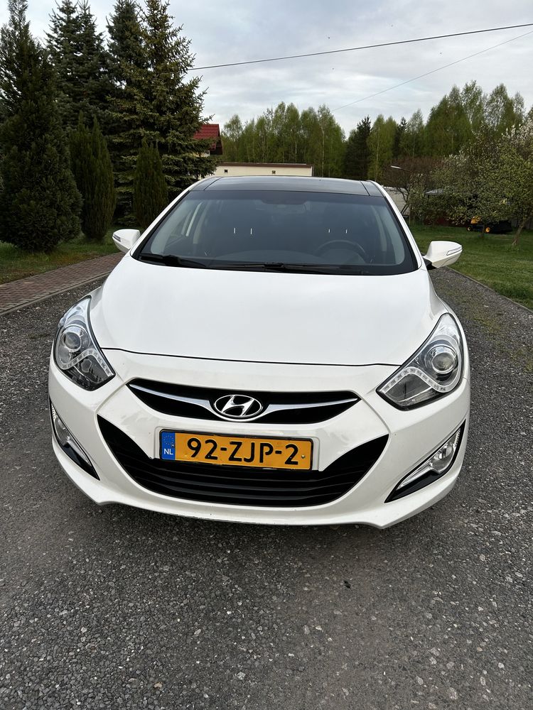 HYUNDAI i40 2012r