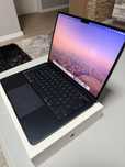 MacBook Air M3 8 Core, 24Gb RAM , 512GB , GPU 10 Core