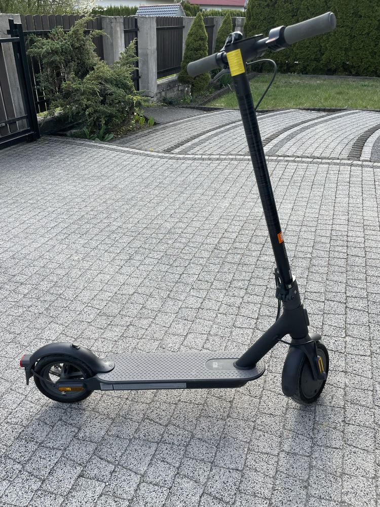 Hulajnoga Xiaomi Mi Electric Scooter Essential 250 W 20 km/h
