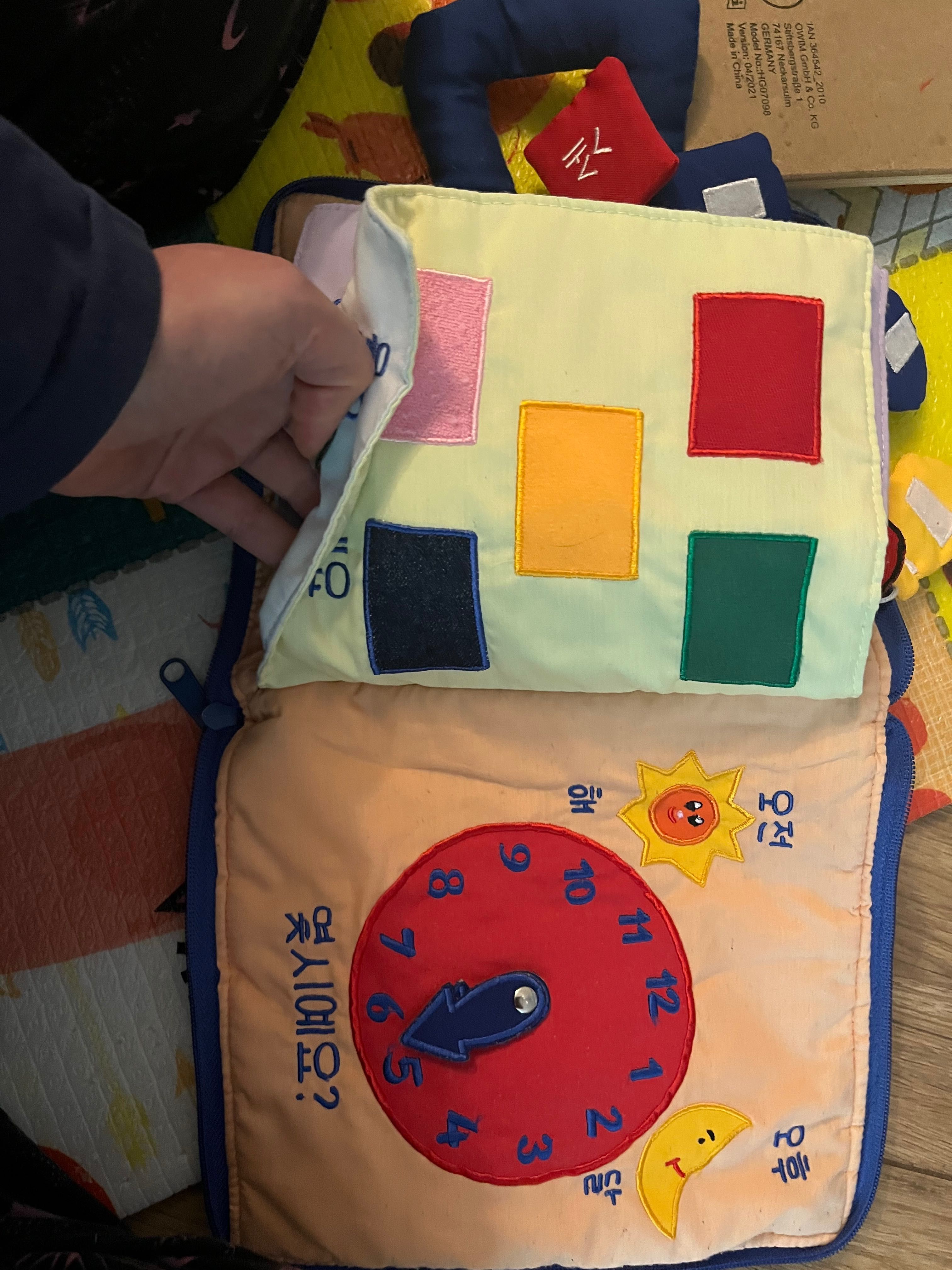 Miękka książeczka monseroti edukacyjna sensoryczna