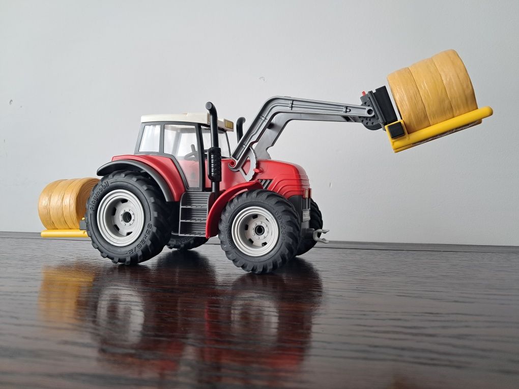 Playmobil traktor. Z akcesoriami