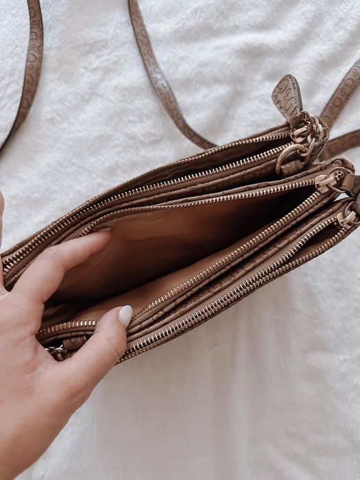 Mala de mão e tiracolo Guess